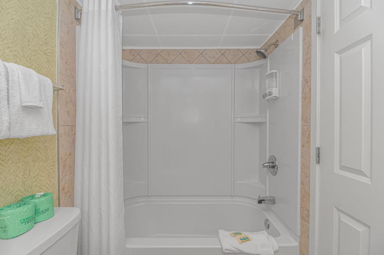 Ocean Reef Resort - Direct Oceanfront Studio - Nicely Updated! Perfect For 2-4 Guests! Unit 401 Мертл-Біч Екстер'єр фото