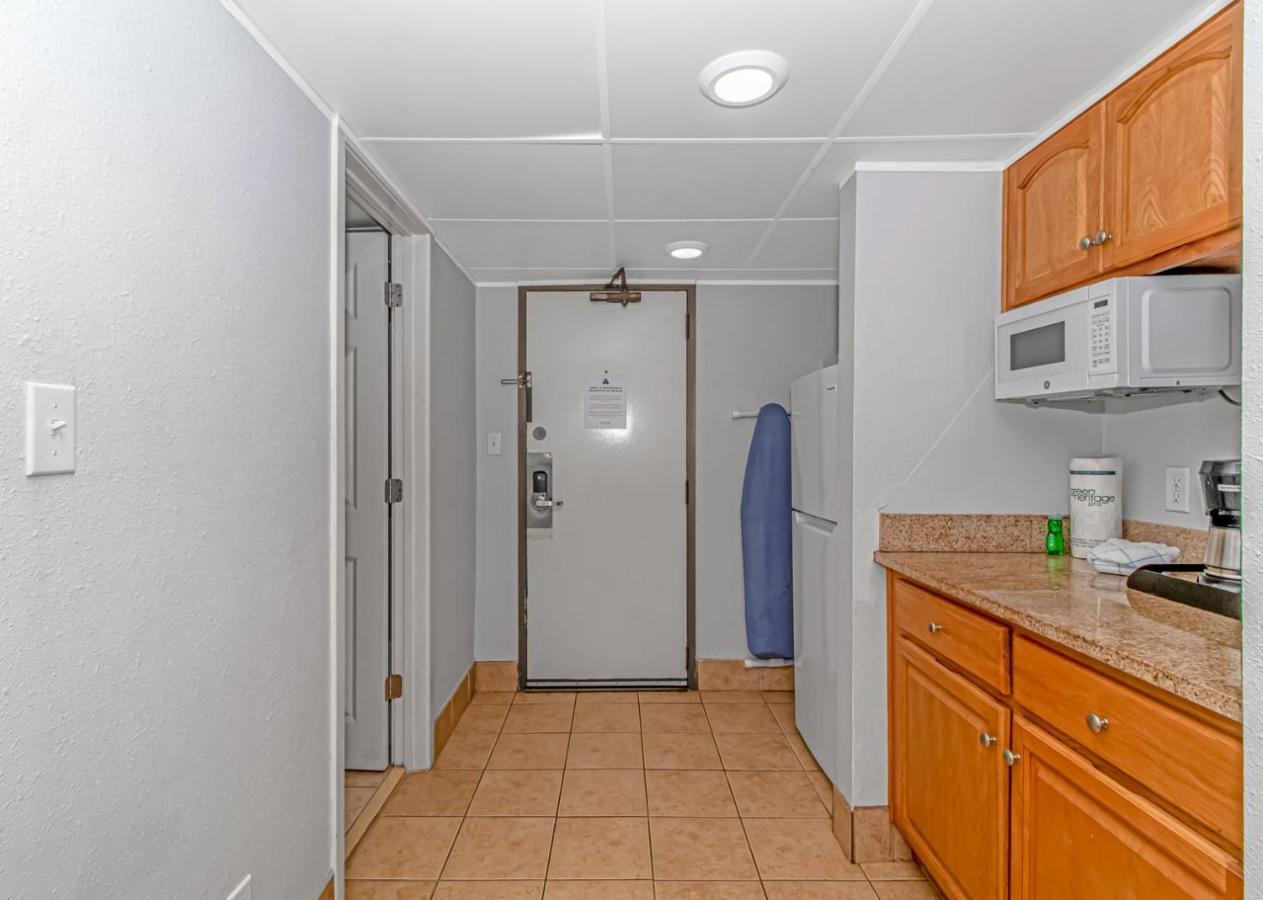 Ocean Reef Resort - Direct Oceanfront Studio - Nicely Updated! Perfect For 2-4 Guests! Unit 401 Мертл-Біч Екстер'єр фото
